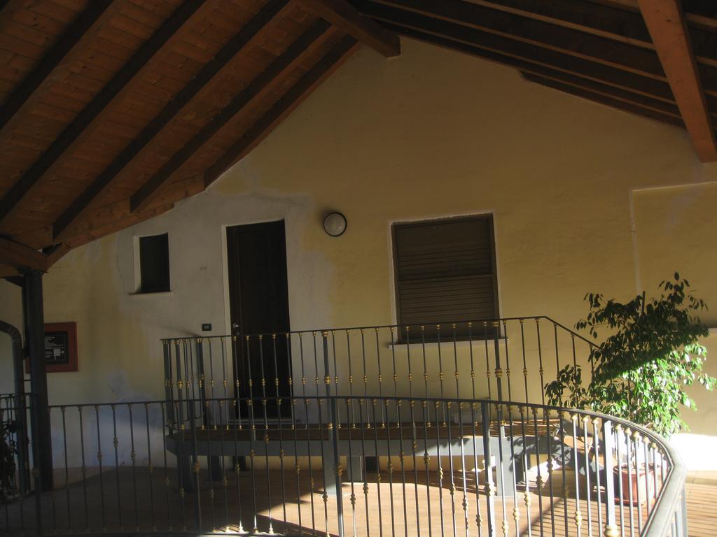 Albergo Giardino Sannazzaro de' Burgondi Bagian luar foto