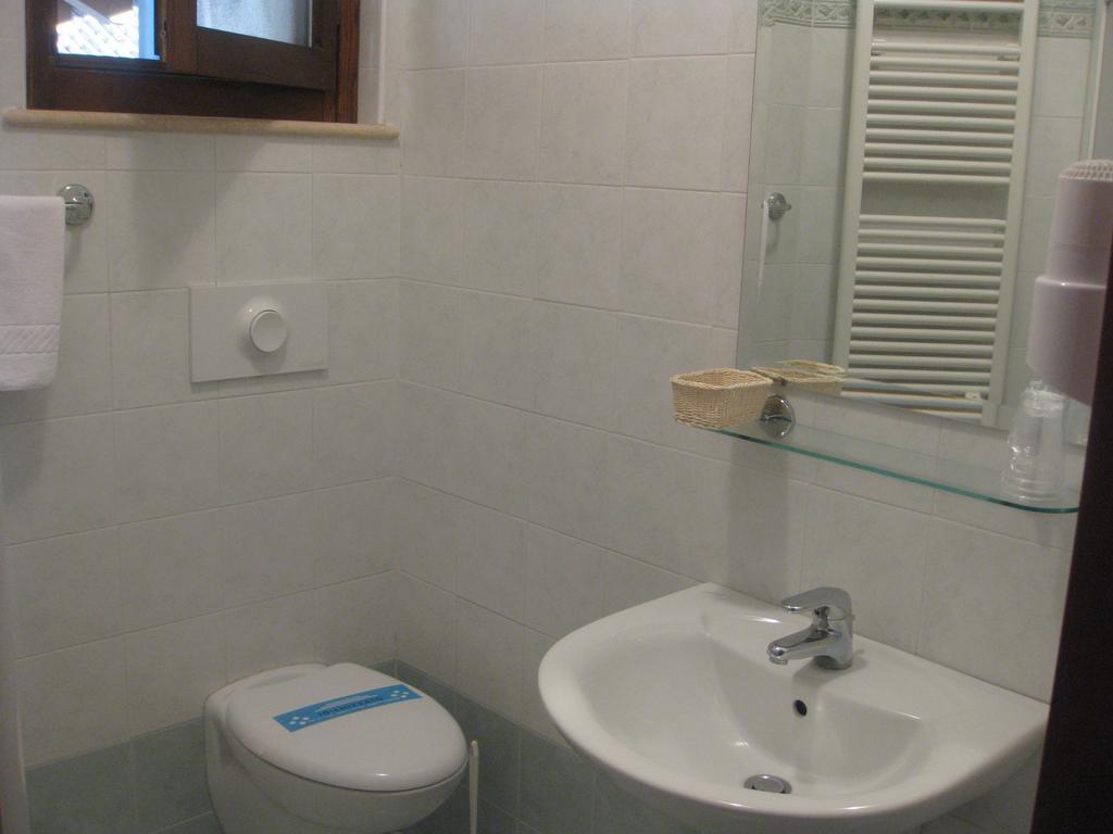 Albergo Giardino Sannazzaro de' Burgondi Ruang foto