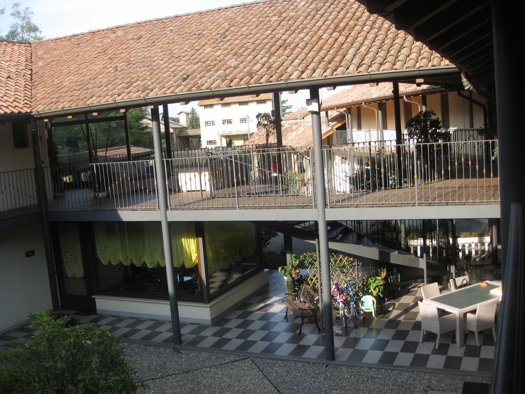 Albergo Giardino Sannazzaro de' Burgondi Bagian luar foto
